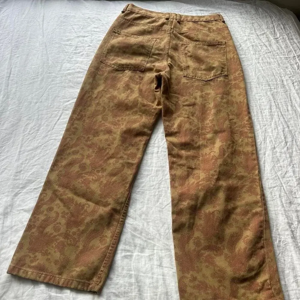 Brown tan paisley print